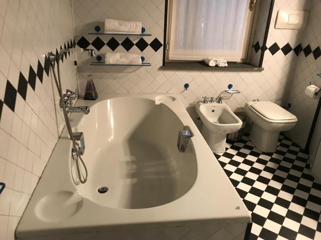 Ferienwohnung Gatto Bianco Bergamo 9 Exterior foto